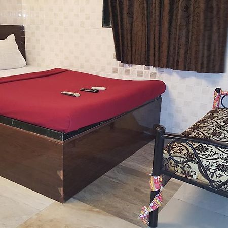 Hotel Al Mehraj Mumbai  Buitenkant foto