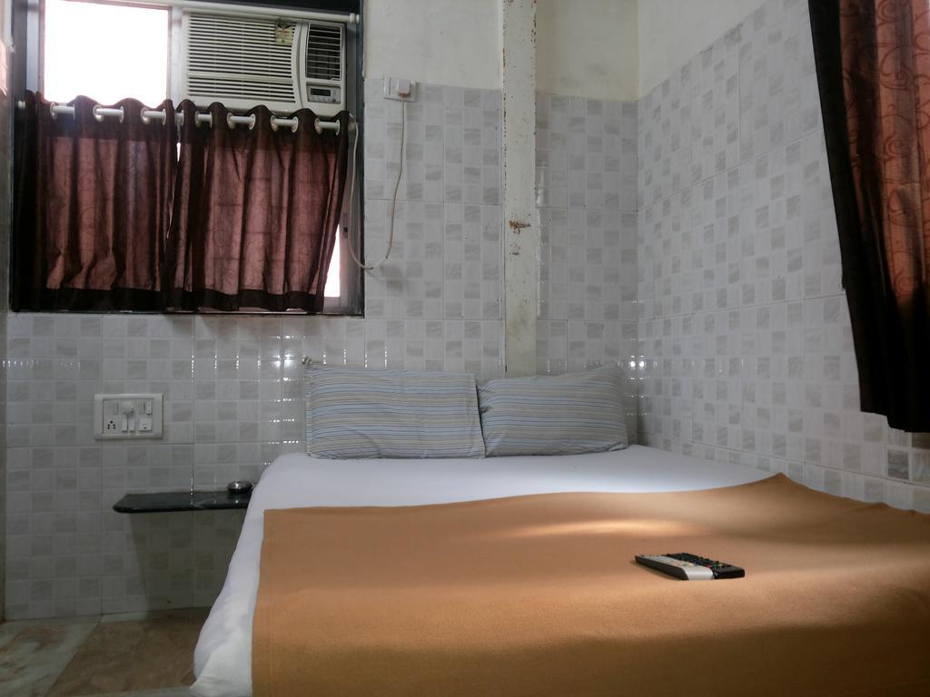 Hotel Al Mehraj Mumbai  Buitenkant foto