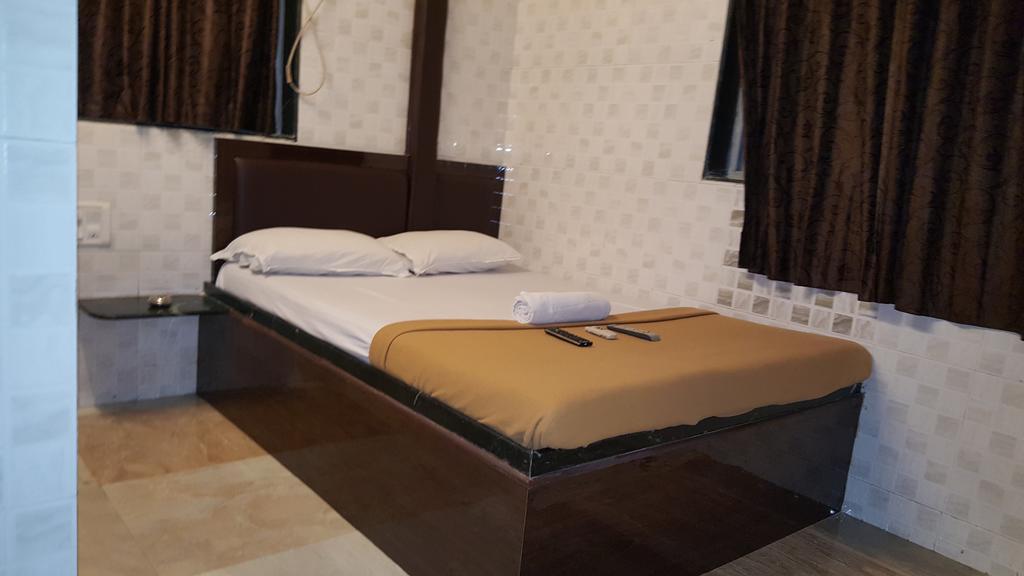 Hotel Al Mehraj Mumbai  Buitenkant foto
