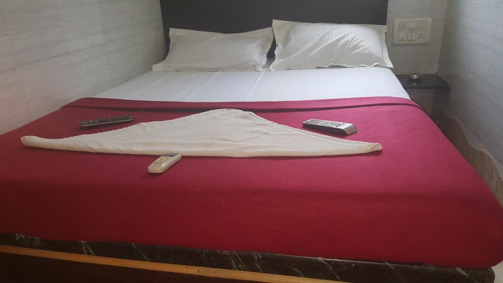 Hotel Al Mehraj Mumbai  Buitenkant foto