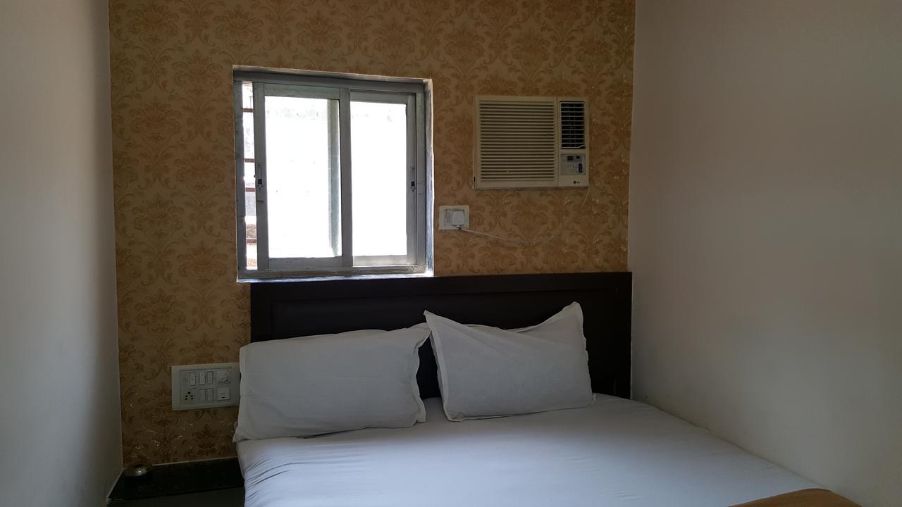 Hotel Al Mehraj Mumbai  Buitenkant foto