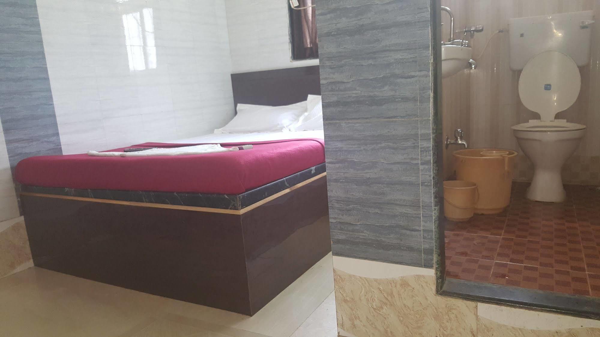 Hotel Al Mehraj Mumbai  Buitenkant foto