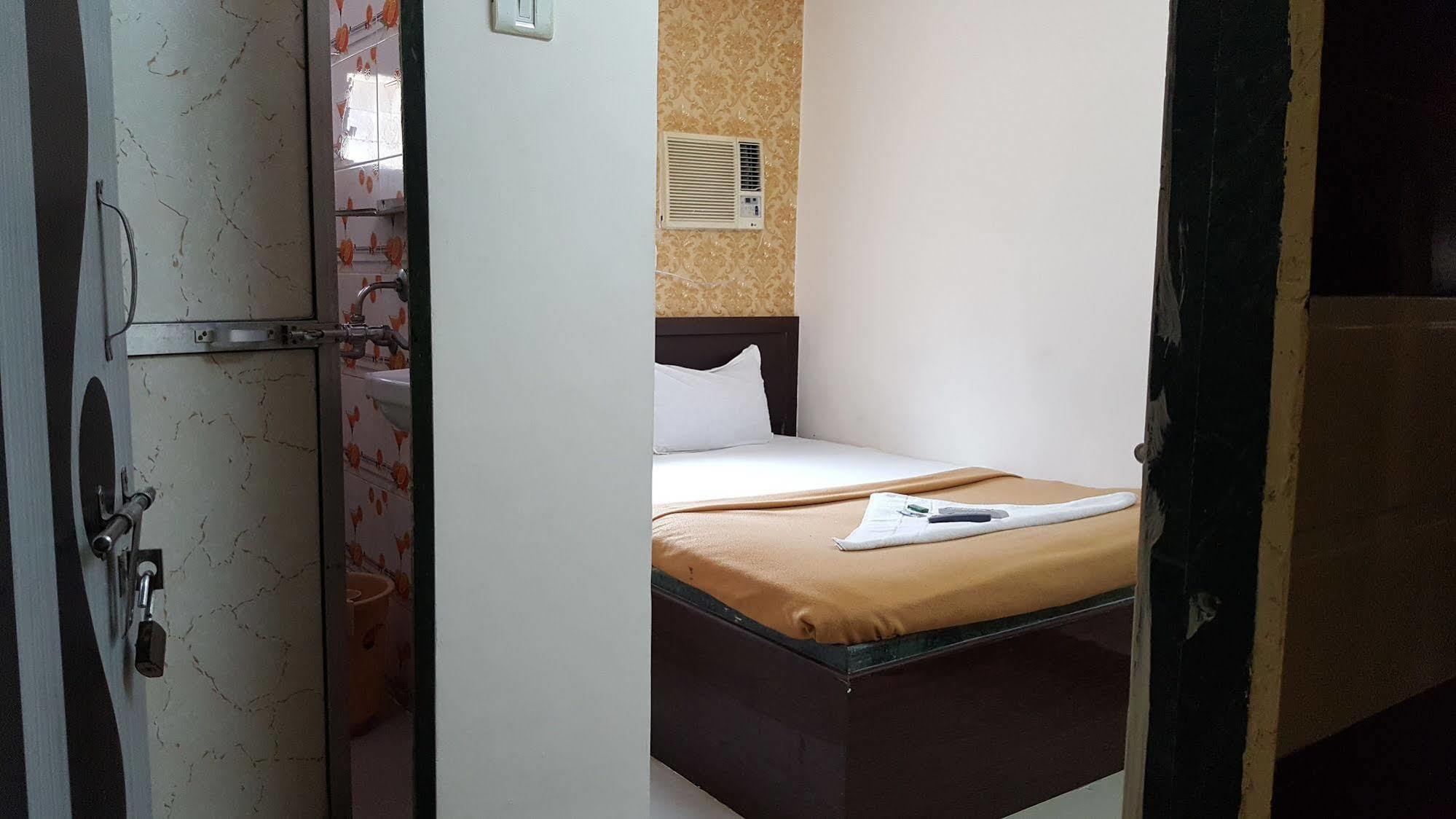 Hotel Al Mehraj Mumbai  Buitenkant foto